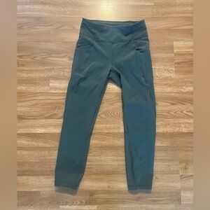 LULULEMON // Green Crop Leggings